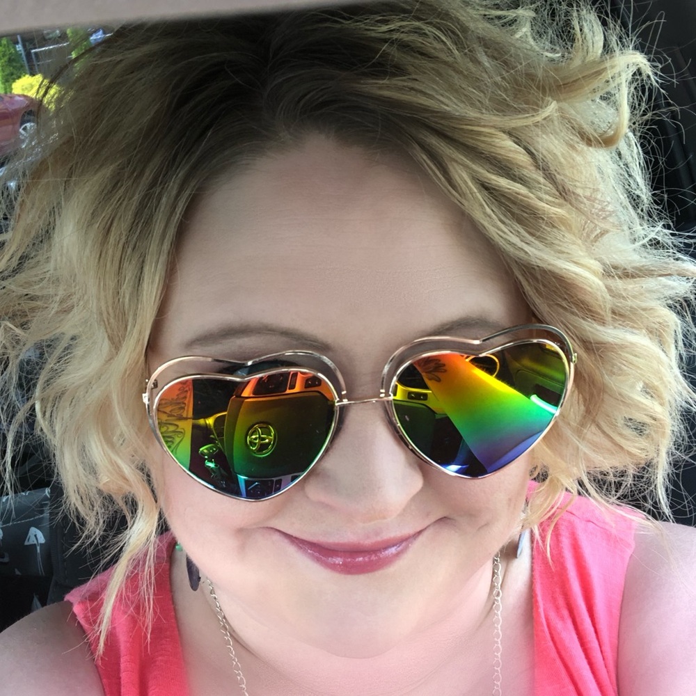 Meet Your Posher, Bee!